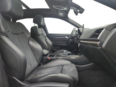 Used 2022 Audi SQ5 Premium w/ Convenience Package image 24