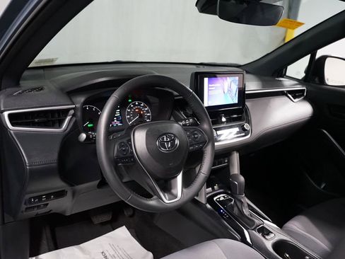 Used 2024 Toyota Corolla Cross AWD Hybrid image 11