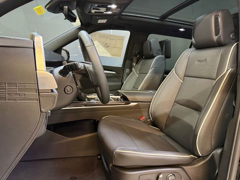 New 2025 Cadillac Escalade ESV Premium Luxury w/ Touring Package image 4