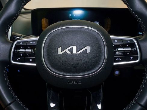 Certified 2025 Kia Sorento S AWD/4WD image 19