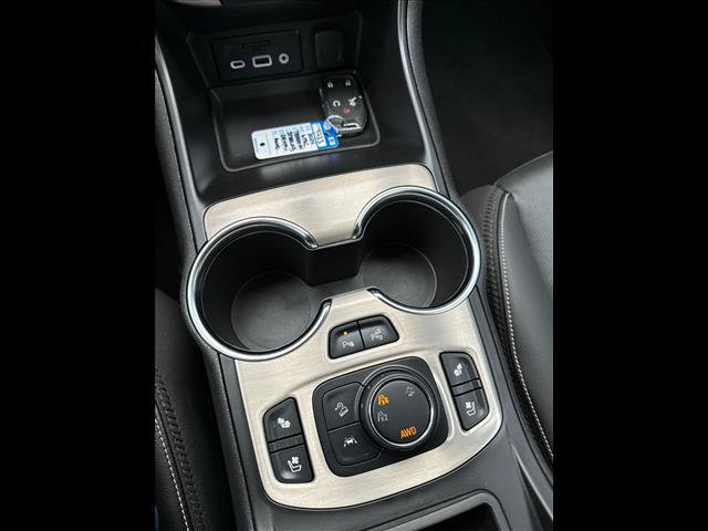 Used 2024 GMC Terrain Denali AWD/4WD image 12