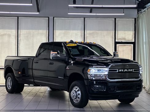 Used 2024 RAM 3500 Laramie AWD/4WD image 1