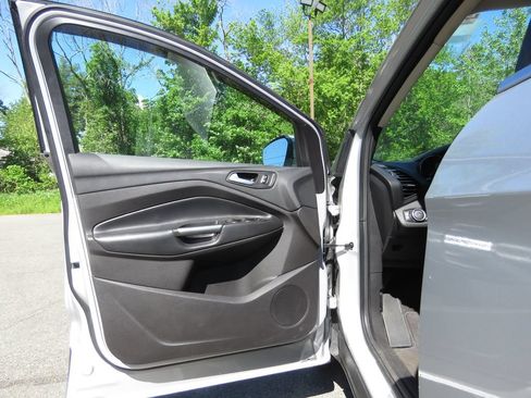 Used 2019 Ford Escape SEL AWD/4WD image 9