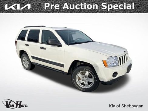 Used 2005 Jeep Grand Cherokee Laredo image 1