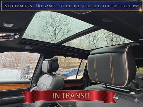 Used 2022 Jeep Grand Wagoneer Series III w/ Flexible Seating Group AWD/4WD image 9