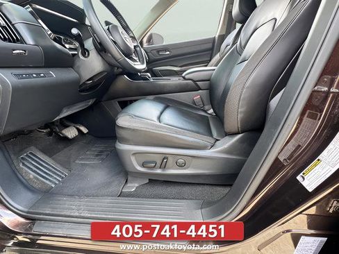 Used 2022 Nissan Pathfinder SL AWD/4WD image 13