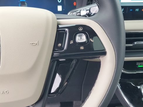 New 2026 Lincoln Corsair Premiere image 17