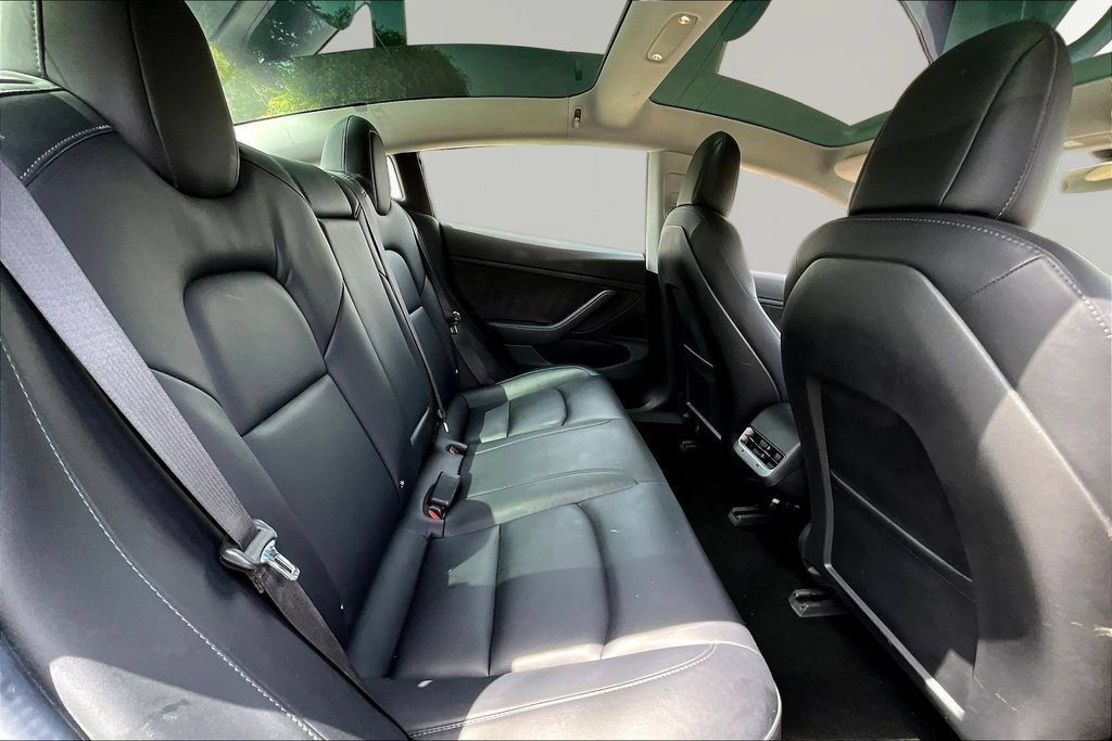 Used 2018 Tesla Model 3 Long Range RWD image 23