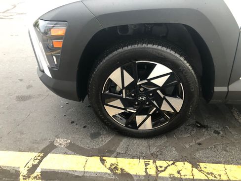 Certified 2025 Hyundai Kona SEL AWD/4WD image 28