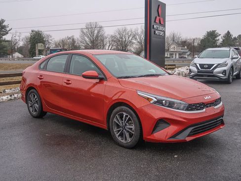 Used 2023 Kia Forte LXS image 8