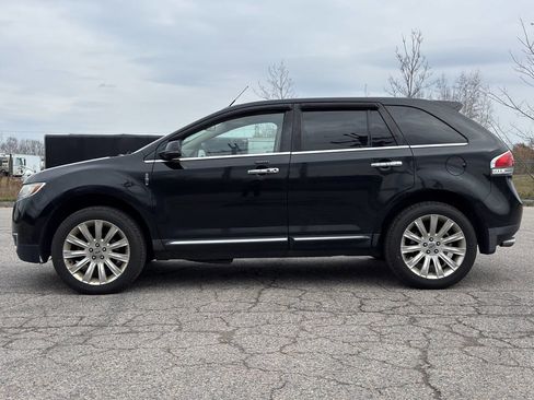 Used 2013 Lincoln MKX AWD image 2
