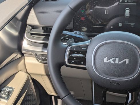 New 2026 Kia Carnival LXS image 17