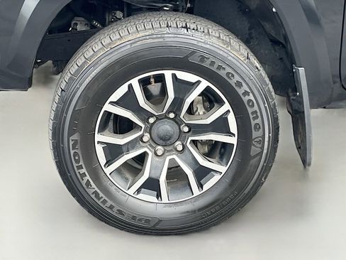 Used 2021 Toyota Tacoma TRD Sport w/ Technology Package image 28