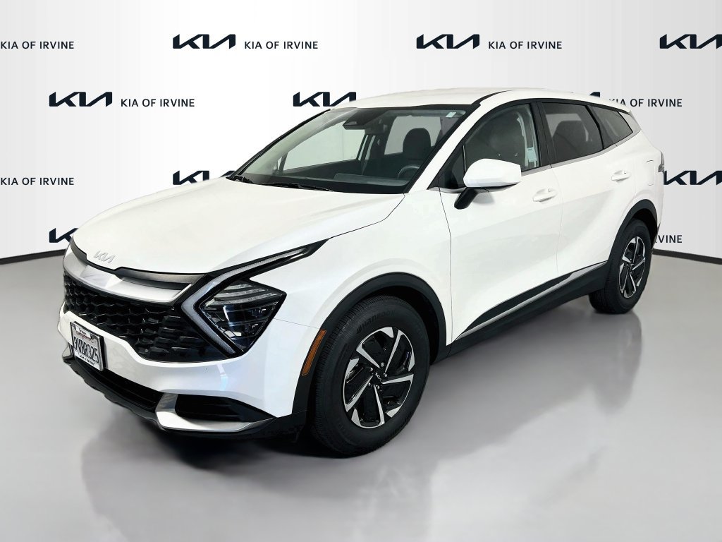 Used 2025 Kia Sportage LX FWD image 4