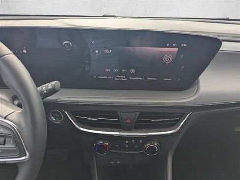 Used 2025 Buick Encore GX Preferred FWD image 12