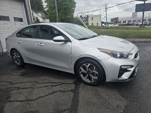 Used 2020 Kia Forte LXS FWD image 3