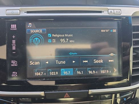 Used 2017 Honda Accord EX-L image 26