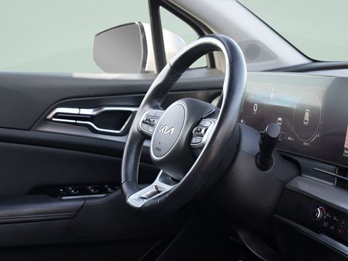 Used 2023 Kia Sportage SX FWD image 13