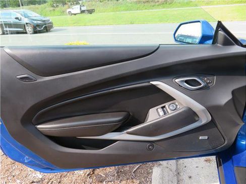 Used 2016 Chevrolet Camaro LT w/ RS Package image 12