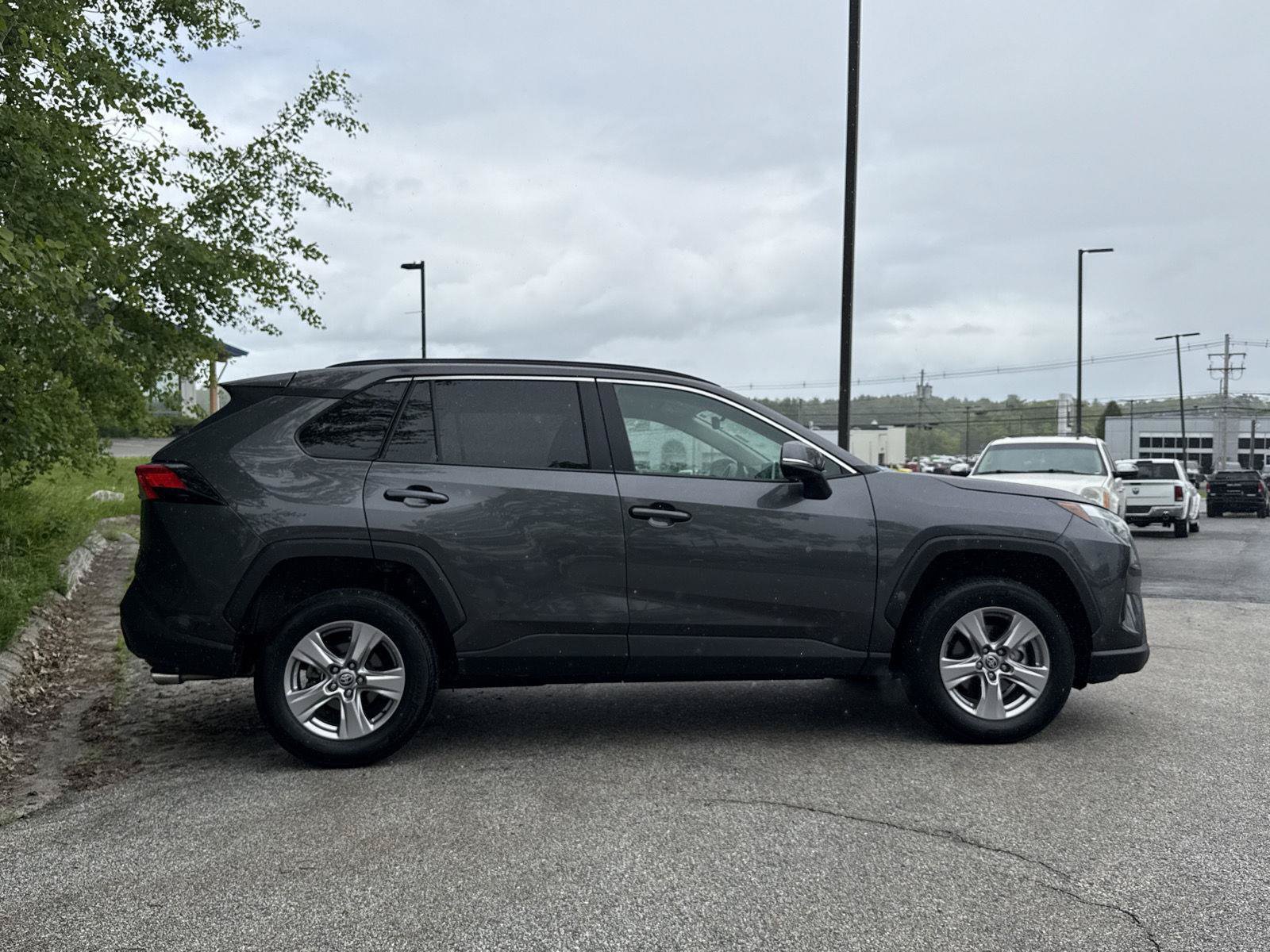 Used 2025 Toyota RAV4 XLE AWD/4WD image 8