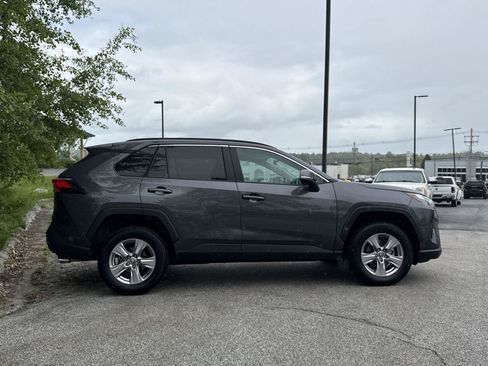 Used 2025 Toyota RAV4 XLE AWD/4WD image 8