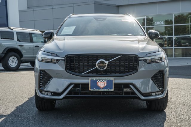 Certified 2024 Volvo XC60 B5 Ultimate w/ Protection Package Premier AWD/4WD image 2
