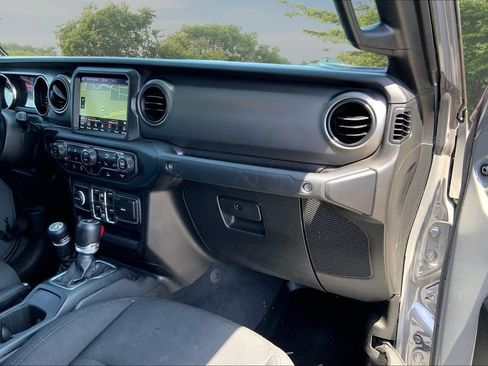 Used 2023 Jeep Gladiator Sport AWD/4WD image 27