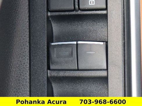 Used 2025 Toyota Highlander Platinum AWD/4WD image 28