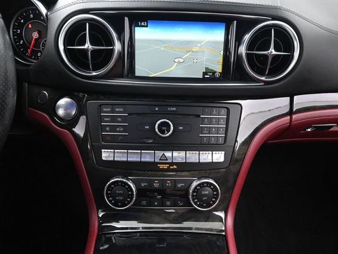 Used 2018 Mercedes-Benz SL 550 image 21