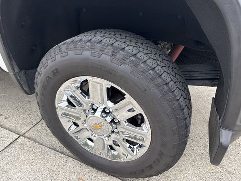 Used 2024 Chevrolet Silverado 2500 High Country w/ Technology Package image 23