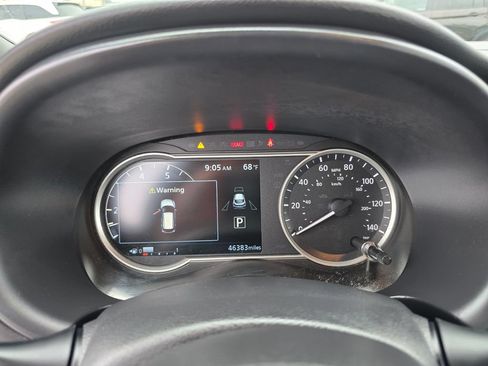 Used 2020 Nissan Kicks SR w/ SR Premium Package FWD image 6