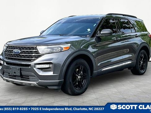 Used 2020 Ford Explorer XLT w/ Equipment Group 202A image 3