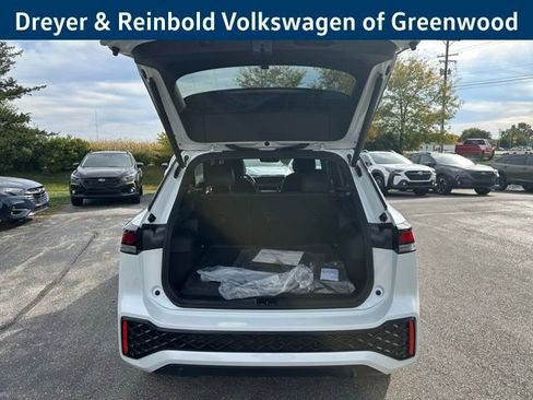 New 2026 Volkswagen Tiguan SE R-Line image 37