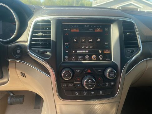 Used 2014 Jeep Grand Cherokee Overland w/ Advanced Technology Group image 26