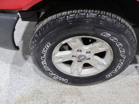 Used 2004 Ford Ranger XLT AWD/4WD image 9