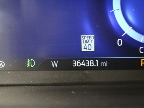 Used 2023 Ford Explorer King Ranch w/ Technology Package image 20