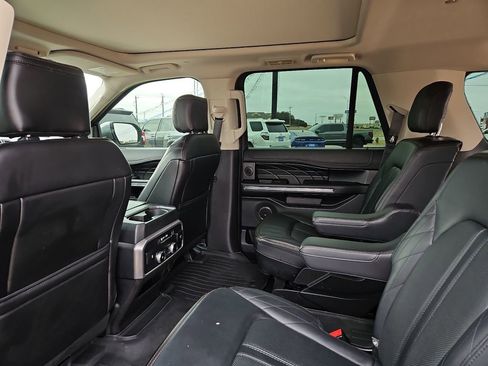 Used 2019 Ford Expedition Max Platinum image 16