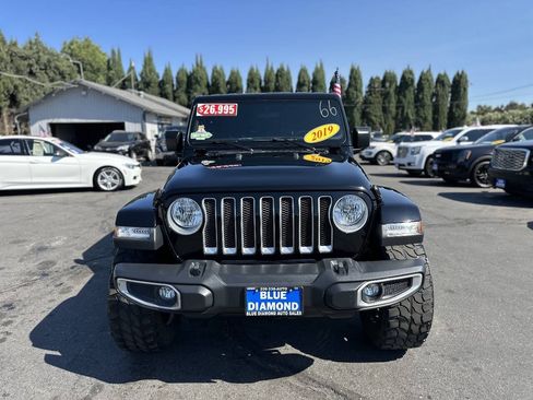 Used 2019 Jeep Wrangler Unlimited Sahara AWD/4WD image 2
