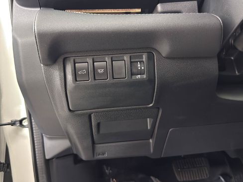 Certified 2026 Subaru Ascent Touring AWD/4WD image 8