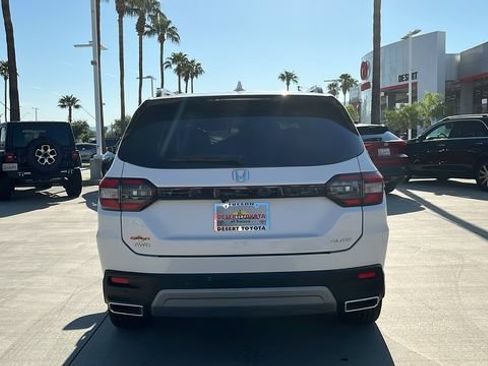 Used 2025 Honda Pilot Elite image 24