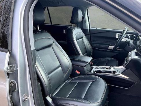 Certified 2023 Ford Explorer XLT w/ Equipment Group 202A image 7