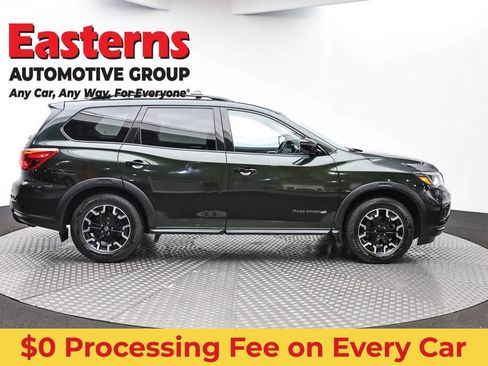 Used 2020 Nissan Pathfinder SL AWD/4WD image 4