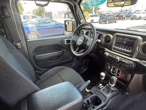 Used 2023 Jeep Gladiator Sport AWD/4WD image 27
