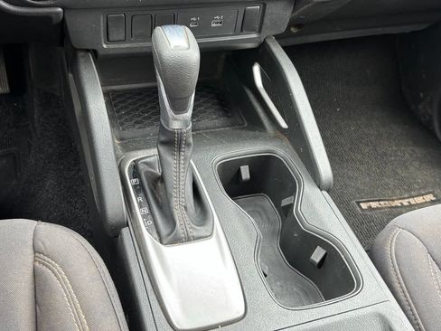 Used 2024 Nissan Frontier SV RWD image 21