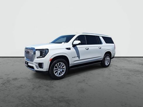Used 2024 GMC Yukon XL Denali AWD/4WD image 4