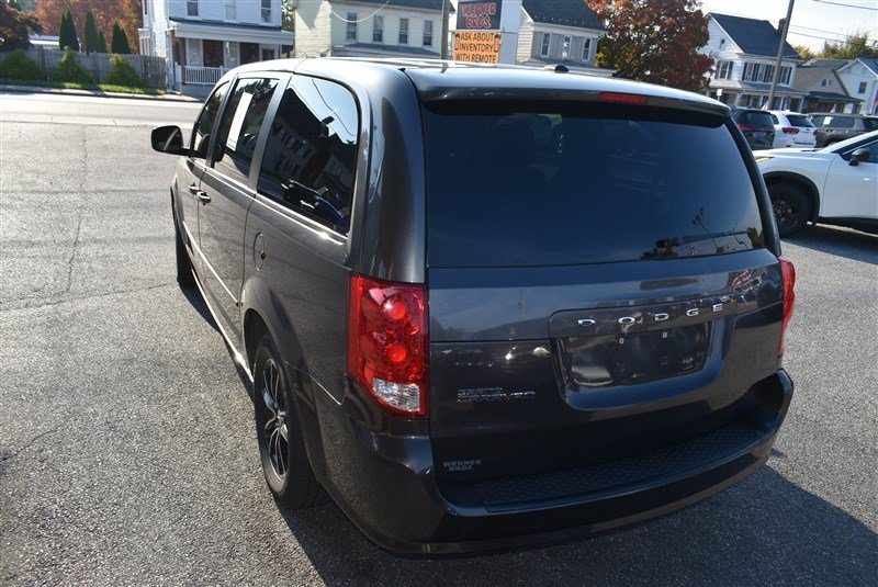 Used 2016 Dodge Grand Caravan SE FWD image 6