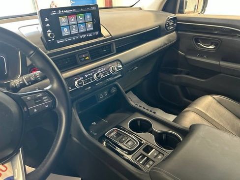 Certified 2024 Honda Pilot Touring image 32