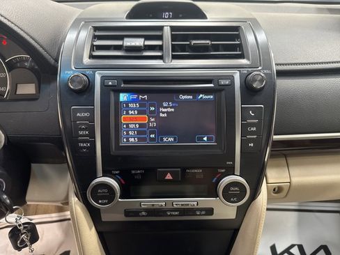Used 2013 Toyota Camry XLE FWD image 23