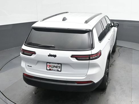 New 2025 Jeep Grand Cherokee L Altitude image 31
