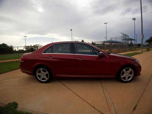 Used 2014 Mercedes-Benz E 350 4MATIC Sedan image 14